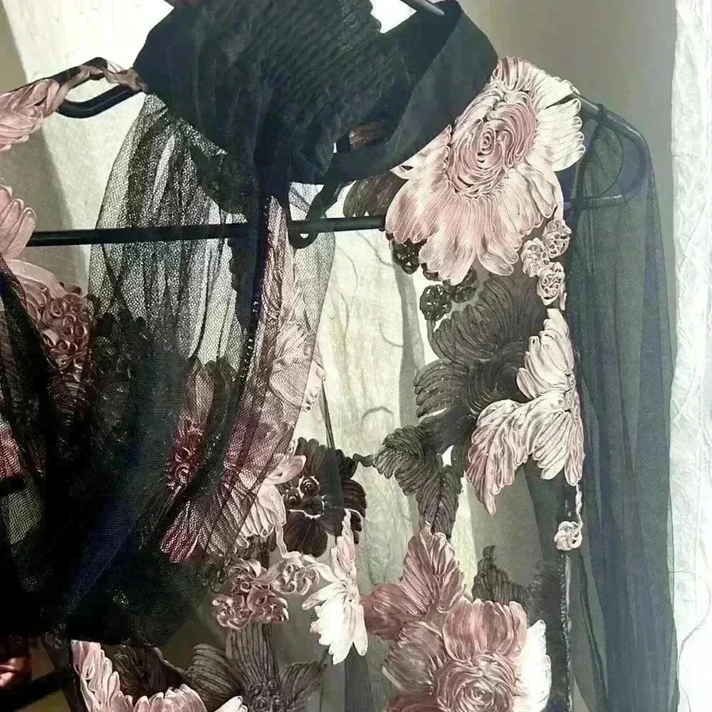 BLACK MESH LONG SLEEVE WITH PINK ROSES BLOUSE ROUND RUFFLE NECK SIZE SMALL - Picture 3 of 7